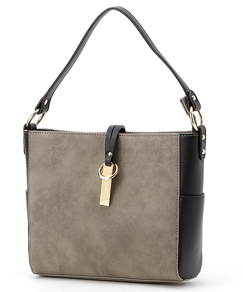 Mono Comme Ca モノコムサ の スエード ロゴプレート ショルダー バッグ ショルダーバッグ Wear