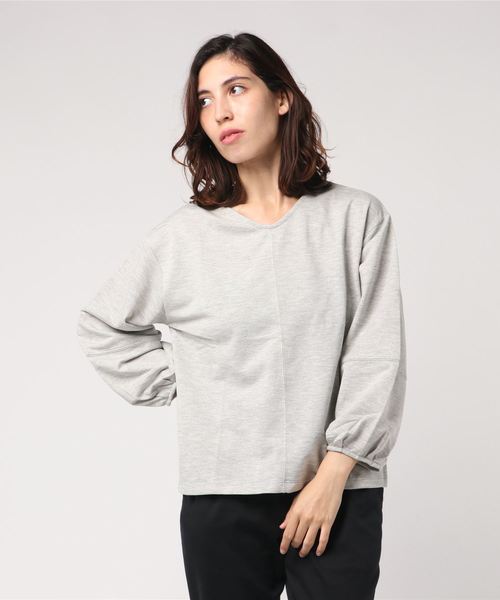 SEVENDAYS=SUNDAY（セブンデイズサンデイ）の「・Vネック袖タックプルオーバー（Tシャツ/カットソー・レディース・ベージュ/グレー/ブラック/ボルドー・FREE）」の2枚目の写真