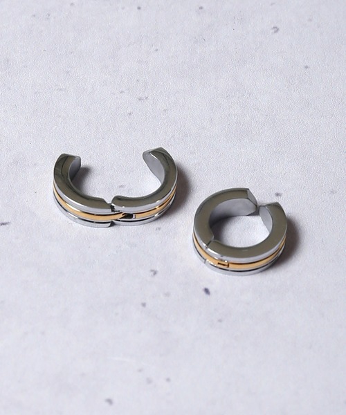 SPINNS（スピンズ）の「ミニフープイヤリング/切り替えデザイン/ユニセックス/痛くなりにくい・落ちにくい設計（イヤリング・メンズ・シルバー/ゴールド・ONESIZE）」の4枚目の写真