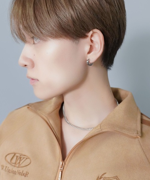 SPINNS（スピンズ）の「ミニフープイヤリング/切り替えデザイン/ユニセックス/痛くなりにくい・落ちにくい設計（イヤリング・メンズ・シルバー/ゴールド・ONESIZE）」の5枚目の写真