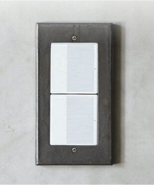 a.depeche(アデペシュ)の「iron plain switch plate wide / アイアンスウィッチプレート(インテリア雑貨・レディース・アンティークシルバー・FREE)」の1枚目の写真