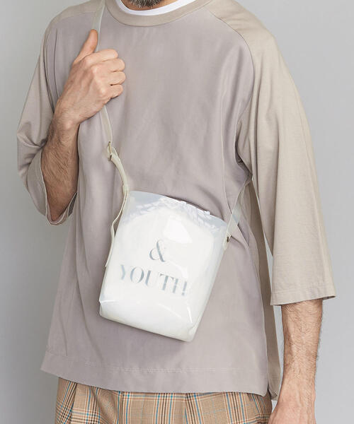 BEAUTY&YOUTH UNITED ARROWS（ビューティーアンドユースユナイテッドアローズ）の「BY PVC クリア ミニバッグ（ショルダーバッグ・メンズ・ダークグレー/オフホワイト・FREE）」の3枚目の写真
