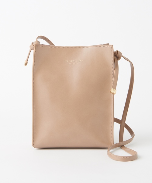 natural couture（ナチュラルクチュール）の「2WAYスクエアショルダー（ショルダーバッグ・レディース・ベージュ/オフホワイト/ブラック・FREE）」の6枚目の写真