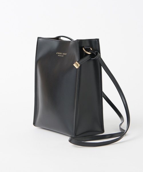 natural couture（ナチュラルクチュール）の「2WAYスクエアショルダー（ショルダーバッグ・レディース・ベージュ/オフホワイト/ブラック・FREE）」の8枚目の写真