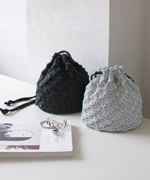 rectangle（レクタングル）の「メタリック巾着バッグ（ハンドバッグ・レディース・シルバー/ブラック・FREE）」の3枚目の写真