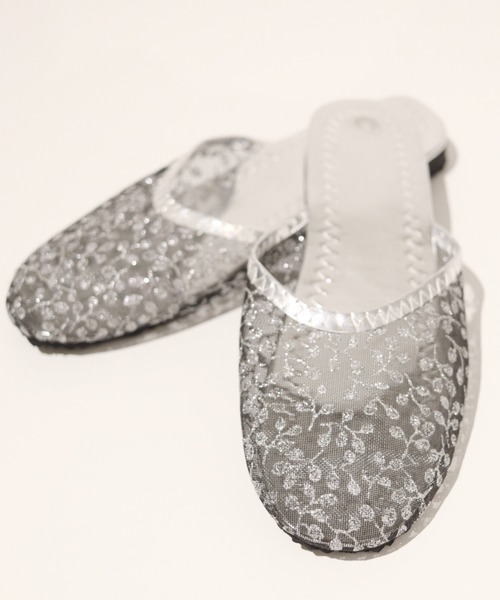 flower（フラワー）の「バケーションスリッパーズ（glitter)（サンダル・レディース・シルバー/ゴールド・36/37/38）」の2枚目の写真