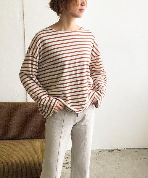 210nouve(トゥージュヌーブ)の「オーバーサイズボーダーロングスリーブTシャツ(Tシャツ/カットソー・レディース・ベージュ/ネイビー/サックスブルー/ミント/ホワイト×ブラック/パープル/ブラウン/グリーン・FREE)」の3枚目の写真