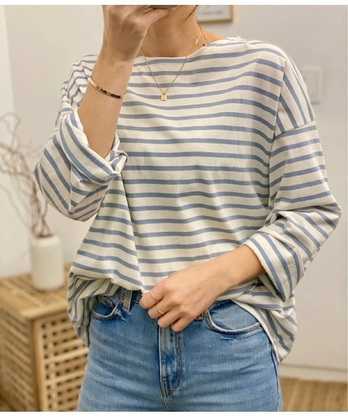 210nouve(トゥージュヌーブ)の「オーバーサイズボーダーロングスリーブTシャツ(Tシャツ/カットソー・レディース・ベージュ/ネイビー/サックスブルー/ミント/ホワイト×ブラック/パープル/ブラウン/グリーン・FREE)」の7枚目の写真