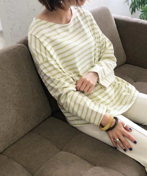 210nouve(トゥージュヌーブ)の「オーバーサイズボーダーロングスリーブTシャツ(Tシャツ/カットソー・レディース・ベージュ/ネイビー/サックスブルー/ミント/ホワイト×ブラック/パープル/ブラウン/グリーン・FREE)」の1枚目の写真