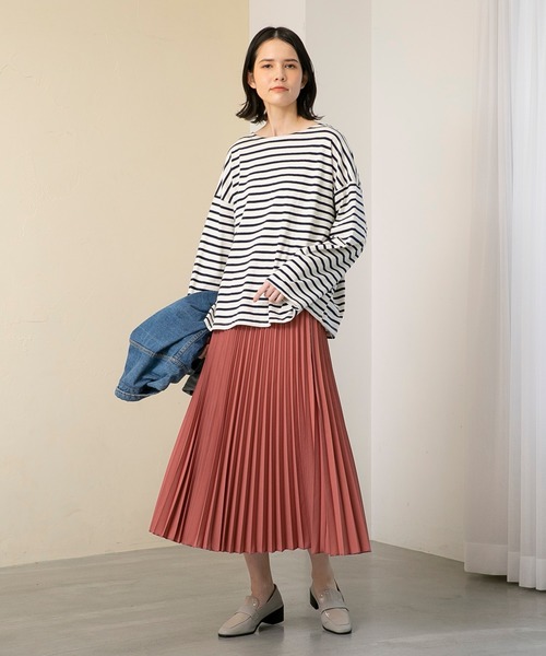 210nouve(トゥージュヌーブ)の「オーバーサイズボーダーロングスリーブTシャツ(Tシャツ/カットソー・レディース・ベージュ/ネイビー/サックスブルー/ミント/ホワイト×ブラック/パープル/ブラウン/グリーン・FREE)」の9枚目の写真