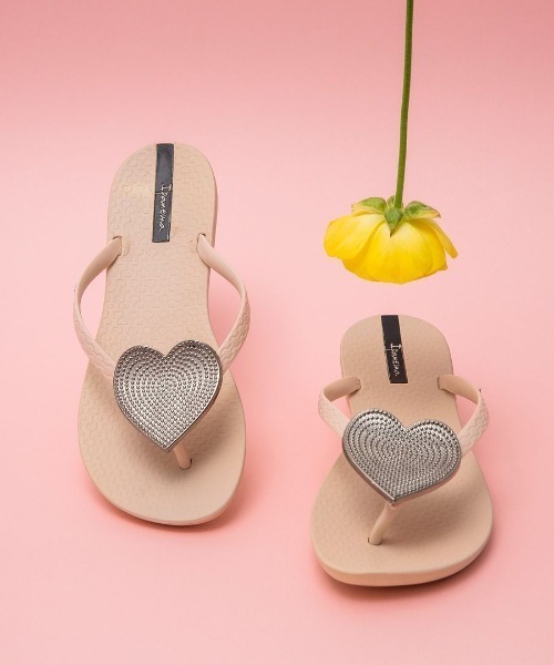 IPANEMA（イパネマ）の「IPANEMA/イパネマ レディース MAXI FASHION II/マキシファッション ２ ハート ビーチサンダル SP82120（サンダル・レディース・ブラック/グリーン系その他/ベージュ×ブラック/ピンク系その他/ブラック×シルバー/ブラウン/ブラウン系その他/ブラック×ゴールド・24.0cm/23.0cm/24.5cm/22.0cm）」の5枚目の写真