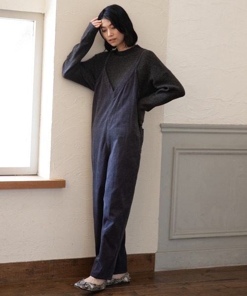 LAKOLE(ラコレ)の「コーデュロイナローストラップサロペット / LAKOLE(サロペット/オーバーオール・レディース・ベージュ/ブラック/アイボリー/ブルー・SMALL/MEDIUM)」の4枚目の写真