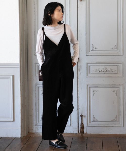 LAKOLE(ラコレ)の「コーデュロイナローストラップサロペット / LAKOLE(サロペット/オーバーオール・レディース・ベージュ/ブラック/アイボリー/ブルー・SMALL/MEDIUM)」の5枚目の写真