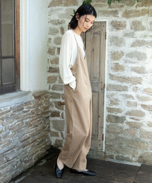 LAKOLE(ラコレ)の「コーデュロイナローストラップサロペット / LAKOLE(サロペット/オーバーオール・レディース・ベージュ/ブラック/アイボリー/ブルー・SMALL/MEDIUM)」の11枚目の写真