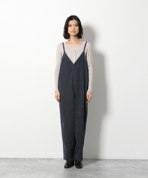 LAKOLE(ラコレ)の「コーデュロイナローストラップサロペット / LAKOLE(サロペット/オーバーオール・レディース・ベージュ/ブラック/アイボリー/ブルー・SMALL/MEDIUM)」の20枚目の写真