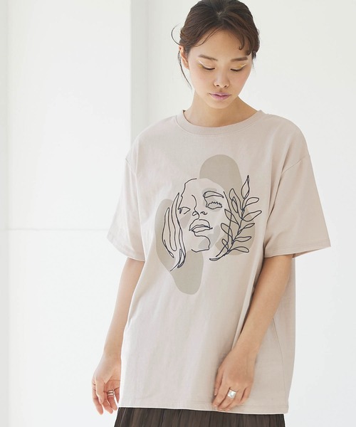 forksy.(フォルクシー)の「【forksy.】ポートフォリオグラフィック半袖Tシャツ(Tシャツ/カットソー・レディース・ホワイト/ベージュ・FREE)」の2枚目の写真