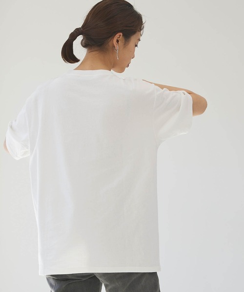 forksy.(フォルクシー)の「【forksy.】ポートフォリオグラフィック半袖Tシャツ(Tシャツ/カットソー・レディース・ホワイト/ベージュ・FREE)」の4枚目の写真