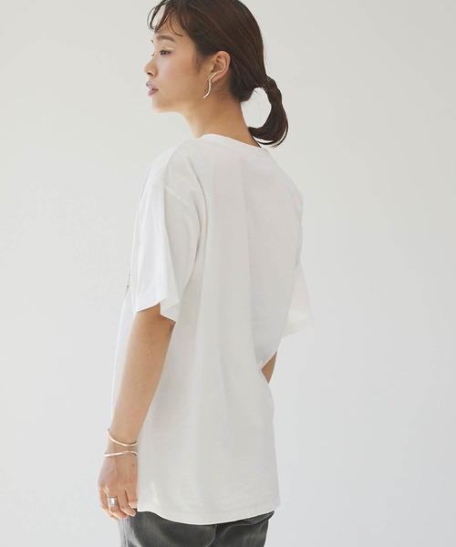 forksy.(フォルクシー)の「【forksy.】ポートフォリオグラフィック半袖Tシャツ(Tシャツ/カットソー・レディース・ホワイト/ベージュ・FREE)」の8枚目の写真
