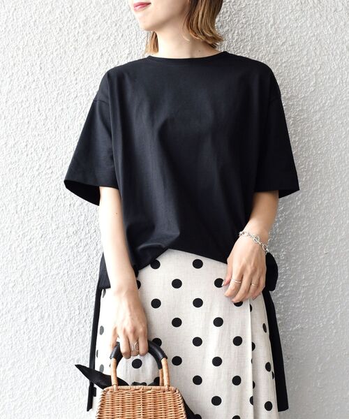 SHIPS(シップス)の「【WEB限定】バックタックデザインTEE◇(Tシャツ/カットソー・レディース・ホワイト/ブラック/オリーブ/ダークグレー・ONE SIZE)」の2枚目の写真