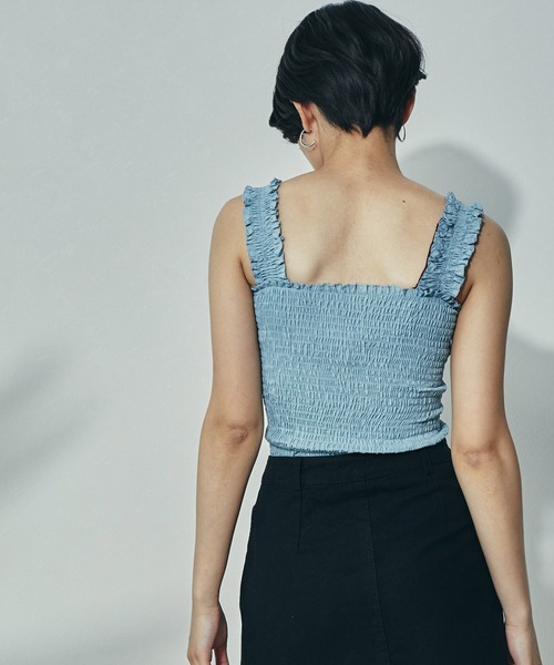 ECRIRE（エクリール）の「シャーリングキャミ（キャミソール・レディース・ブラック/ベージュ/オフホワイト/ブルー・フリー）」の17枚目の写真