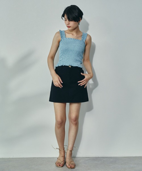 ECRIRE（エクリール）の「シャーリングキャミ（キャミソール・レディース・ブラック/ベージュ/オフホワイト/ブルー・フリー）」の15枚目の写真