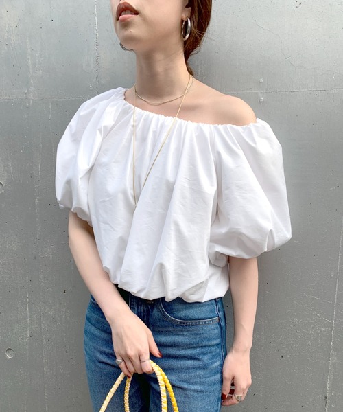 SHENERY（シーナリー）の「ボリュームショートブラウス（シャツ/ブラウス・レディース・グレー/オフホワイト・FREE）」の8枚目の写真