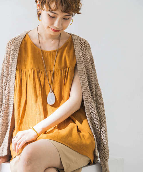 URBAN RESEARCH(アーバンリサーチ)の「楊柳ギャザーノースリーブブラウス(Tシャツ/カットソー・レディース・ブラック/オレンジ/アイボリー・FREE)」の1枚目の写真