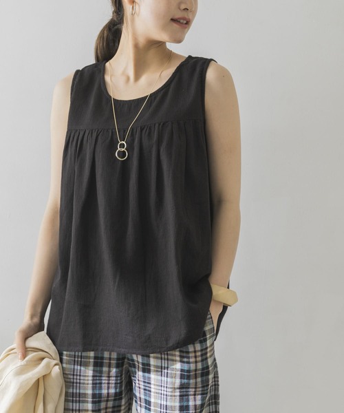 URBAN RESEARCH(アーバンリサーチ)の「楊柳ギャザーノースリーブブラウス(Tシャツ/カットソー・レディース・ブラック/オレンジ/アイボリー・FREE)」の3枚目の写真