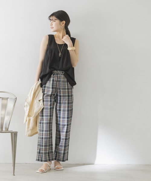 URBAN RESEARCH(アーバンリサーチ)の「楊柳ギャザーノースリーブブラウス(Tシャツ/カットソー・レディース・ブラック/オレンジ/アイボリー・FREE)」の19枚目の写真