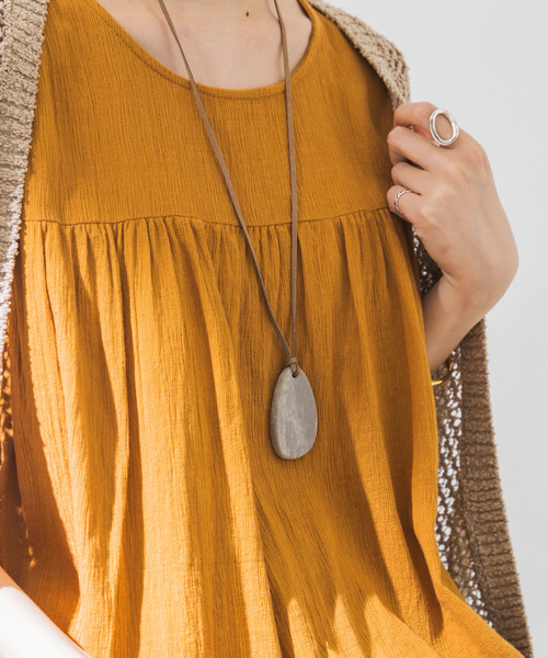 URBAN RESEARCH(アーバンリサーチ)の「楊柳ギャザーノースリーブブラウス(Tシャツ/カットソー・レディース・ブラック/オレンジ/アイボリー・FREE)」の18枚目の写真