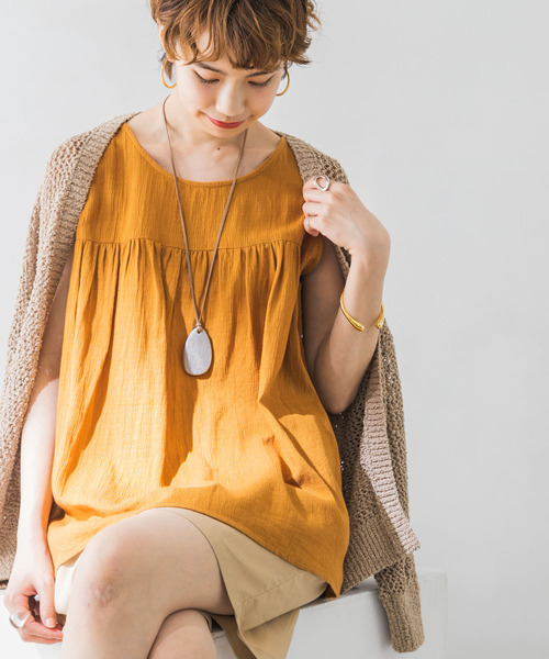 URBAN RESEARCH(アーバンリサーチ)の「楊柳ギャザーノースリーブブラウス(Tシャツ/カットソー・レディース・ブラック/オレンジ/アイボリー・FREE)」の16枚目の写真