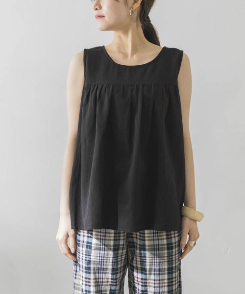 URBAN RESEARCH(アーバンリサーチ)の「楊柳ギャザーノースリーブブラウス(Tシャツ/カットソー・レディース・ブラック/オレンジ/アイボリー・FREE)」の14枚目の写真