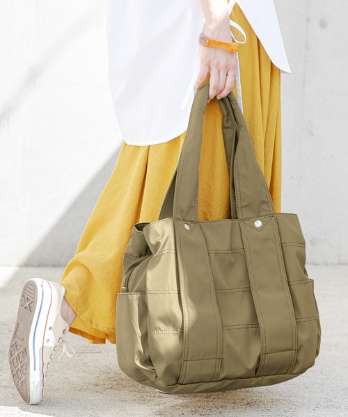 osharewalker（オシャレウォーカー）の「【廃盤】『ポリエステルツイルBIGトートバッグ』（トートバッグ・レディース・ブラック/グレイッシュブルー/グレー/レッド/カーキ・FREE）」の3枚目の写真