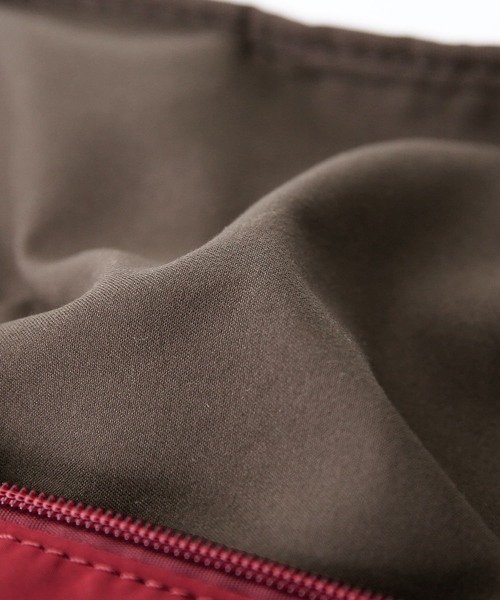 osharewalker（オシャレウォーカー）の「【廃盤】『ポリエステルツイルBIGトートバッグ』（トートバッグ・レディース・ブラック/グレイッシュブルー/グレー/レッド/カーキ・FREE）」の9枚目の写真