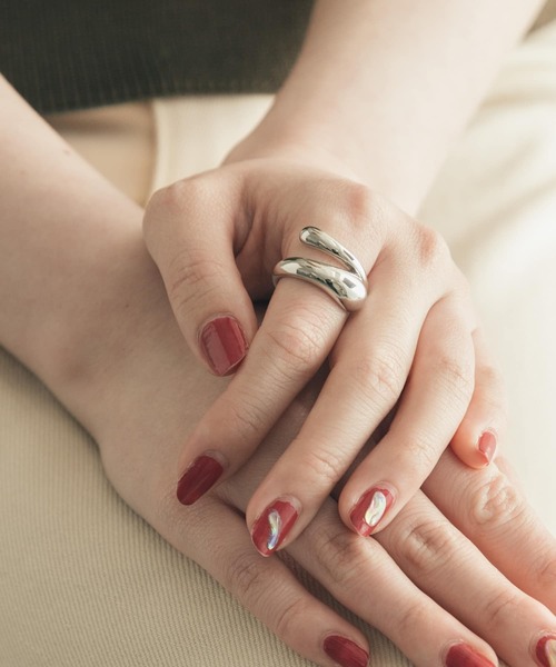 SMELLY（スメリー）の「ラインメタルリング（リング・レディース・シルバー・-）」の6枚目の写真