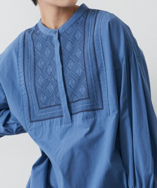 Auntie Rosa Holiday(アンティローザホリデー)の「スクエア刺繍ブラウス(シャツ/ブラウス・レディース・ブラック/ブルー/グリーン・FREE)」の3枚目の写真