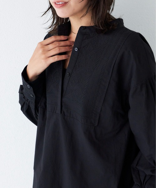 Auntie Rosa Holiday(アンティローザホリデー)の「スクエア刺繍ブラウス(シャツ/ブラウス・レディース・ブラック/ブルー/グリーン・FREE)」の4枚目の写真