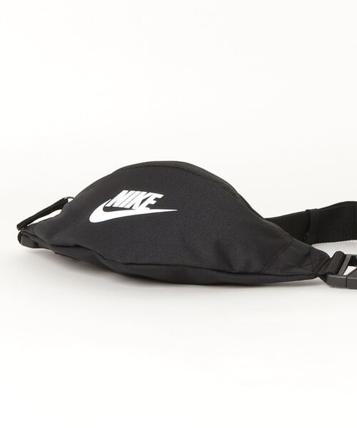 NIKE（ナイキ）の「NIKE Heritage Waistpack DB0488-010（ショルダーバッグ・メンズ・ブラック・ONE SIZE）」の3枚目の写真