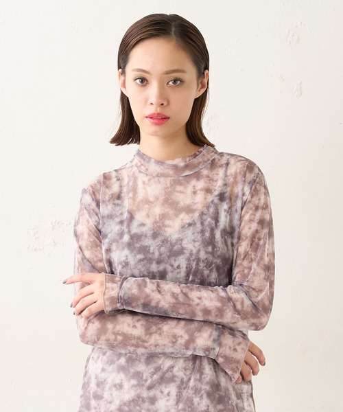 Lui's（ルイス）の「タイダイプリントシアーハイネックトップス（Tシャツ/カットソー・レディース・ベージュ/グレー/ホワイト・FREE）」の2枚目の写真