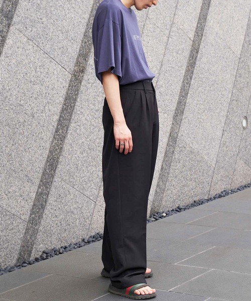 INTERPLAY（インタープレイ）の「【INTERPLAY】 ルーズ2タックパンツ（スラックス・メンズ・グレイッシュベージュ/ブラック・LARGE/X-LARGE/MEDIUM/SMALL）」の3枚目の写真