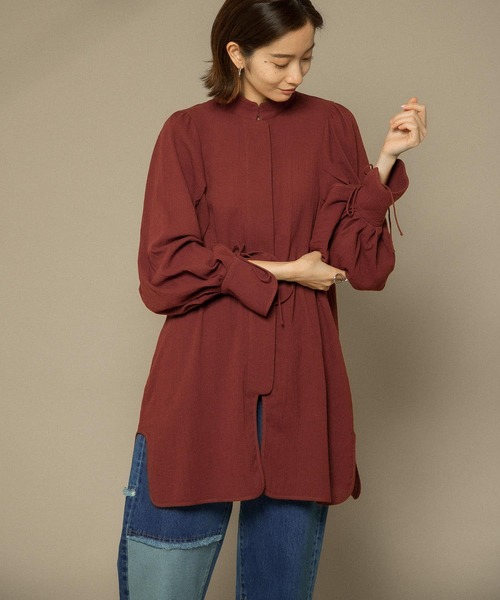 KBF（ケイビーエフ）の「スタンドネックボリュームスリーブシャツ（シャツ/ブラウス・レディース・ブラック/アイボリー/ボルドー・ONE）」の3枚目の写真