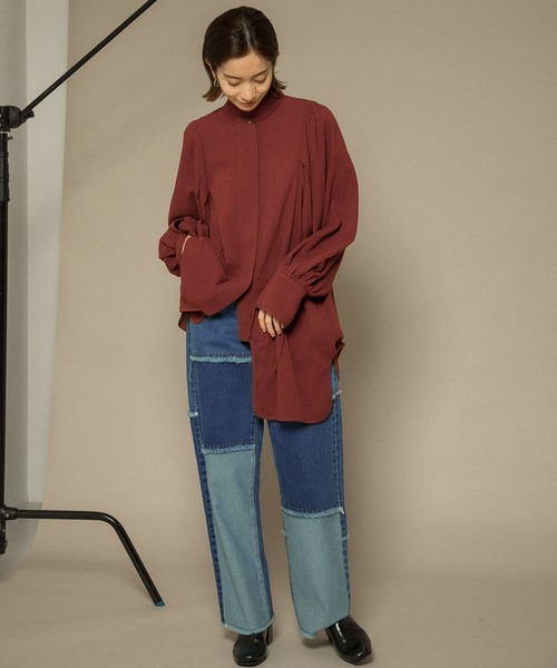 KBF（ケイビーエフ）の「スタンドネックボリュームスリーブシャツ（シャツ/ブラウス・レディース・ブラック/アイボリー/ボルドー・ONE）」の4枚目の写真