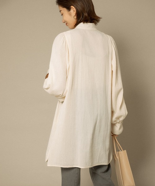 KBF（ケイビーエフ）の「スタンドネックボリュームスリーブシャツ（シャツ/ブラウス・レディース・ブラック/アイボリー/ボルドー・ONE）」の18枚目の写真