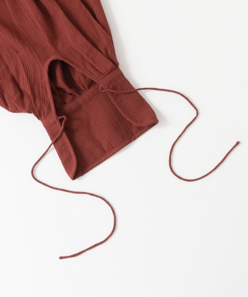 KBF（ケイビーエフ）の「スタンドネックボリュームスリーブシャツ（シャツ/ブラウス・レディース・ブラック/アイボリー/ボルドー・ONE）」の10枚目の写真