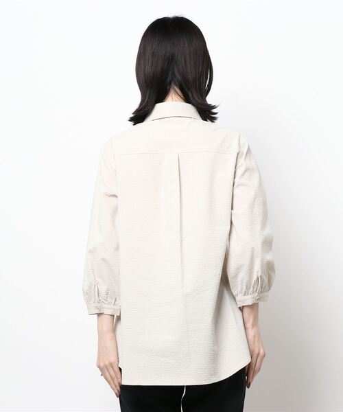 GGD（ジージーディー）の「ストライプリップルストレッチシャツ（シャツ/ブラウス・レディース・ベージュ/ネイビー・M/L/LL）」の4枚目の写真