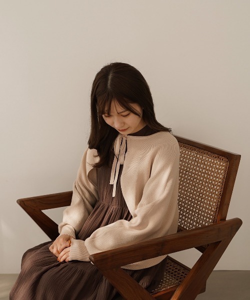 moi tytto(モイテュット)の「ショート丈リボンカーデ(カーディガン/ボレロ・レディース・モカ/ナチュラル・FREE)」の7枚目の写真