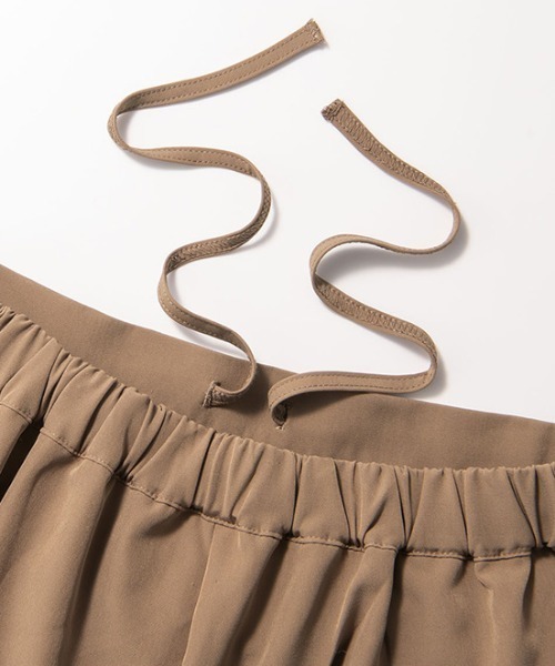 GeeRA（ジーラ）の「美脚ストレッチストレートイージーパンツ（その他パンツ・レディース・ブラック/グリーン/モカ/ライトベージュ/イエロー・XX-LARGE/LARGE/X-LARGE/MEDIUM/SMALL）」の13枚目の写真