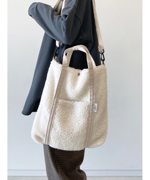 Samansa Mos2 blue（サマンサモスモスブルー）の「ボア2WAYショルダーバッグ（ショルダーバッグ・レディース・ベージュ/オフホワイト/ベージュ系その他・ﾌﾘ-）」の2枚目の写真