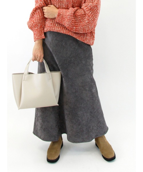 Lugnoncure（ルノンキュール）の「微光沢ナロースカート（スカート・レディース・グレー/ブルー/チャコール・MEDIUM/LARGE）」の3枚目の写真