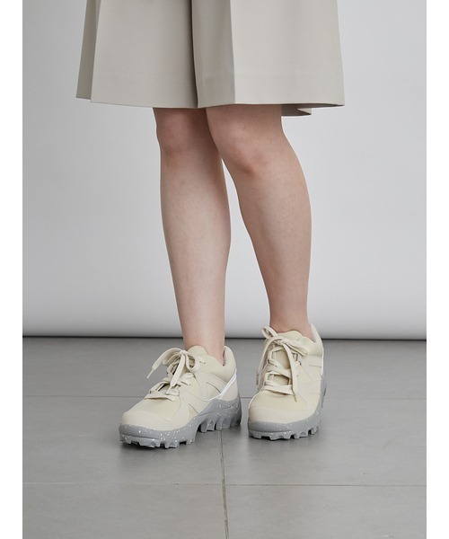 emmi（エミ）の「【emmi original】Vibramソールスニーカー（スニーカー・レディース・ライトベージュ・23.5cm/24.5cm/25.5cm）」の13枚目の写真